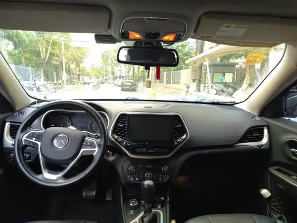 Jeep Cherokee 2016