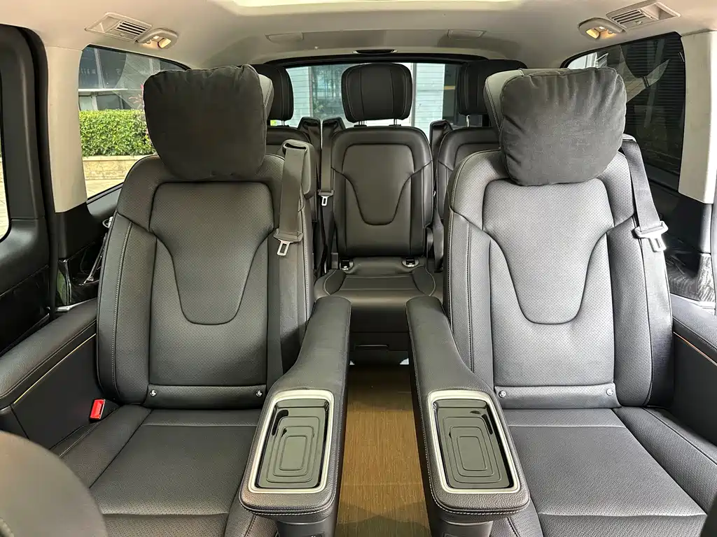Mercedes-Benz V-Class 2021 — фото 15