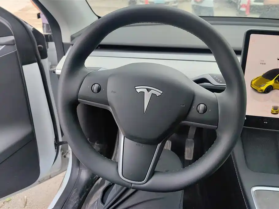 Tesla Model Y 2024 — фото 15