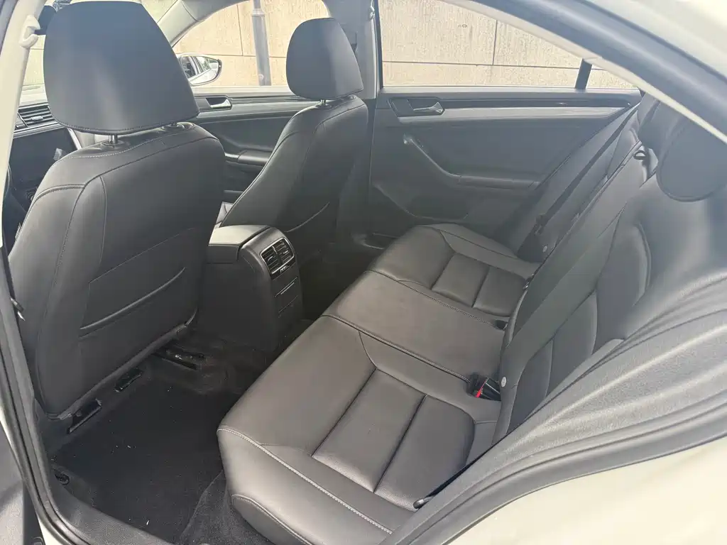 Volkswagen Sagitar 2016 — фото 9