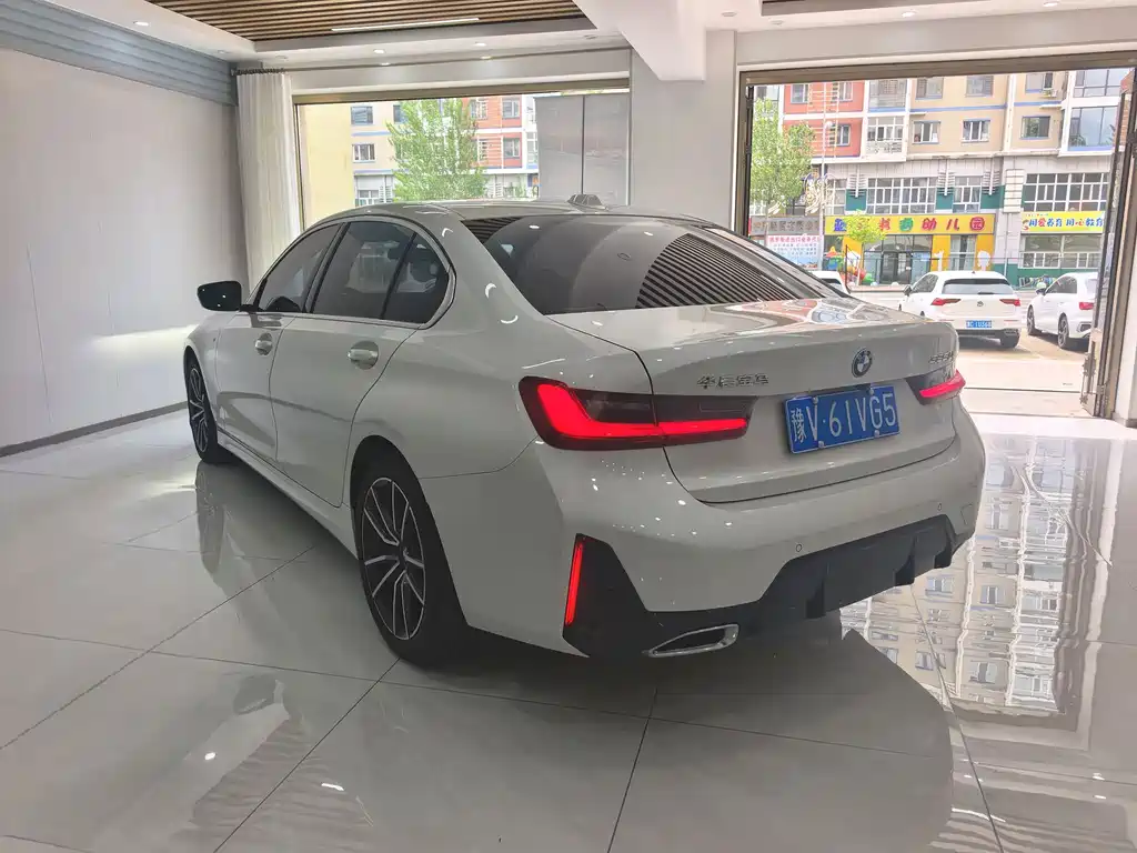 BMW 3 Series 2023