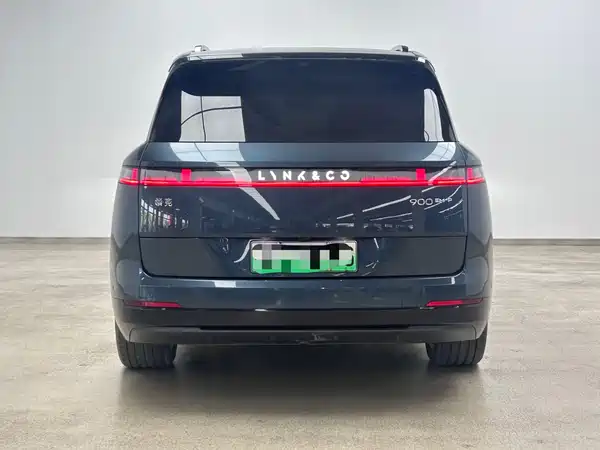 Lynk & Co 900 2025