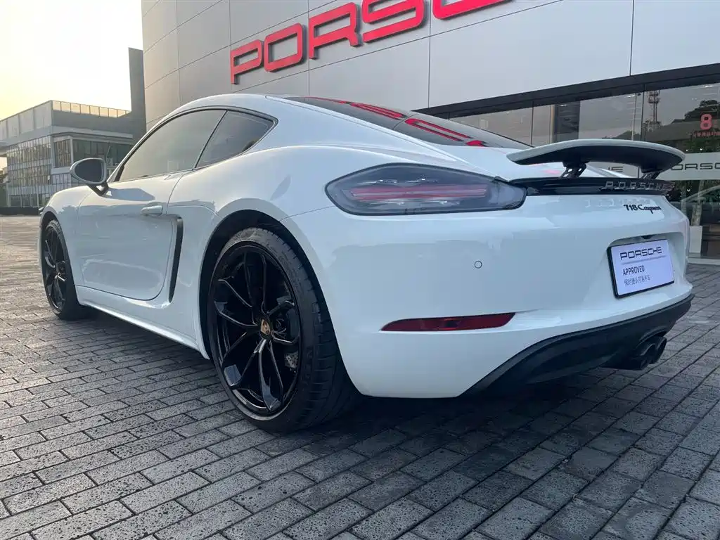 Porsche 718 2025 — фото 17