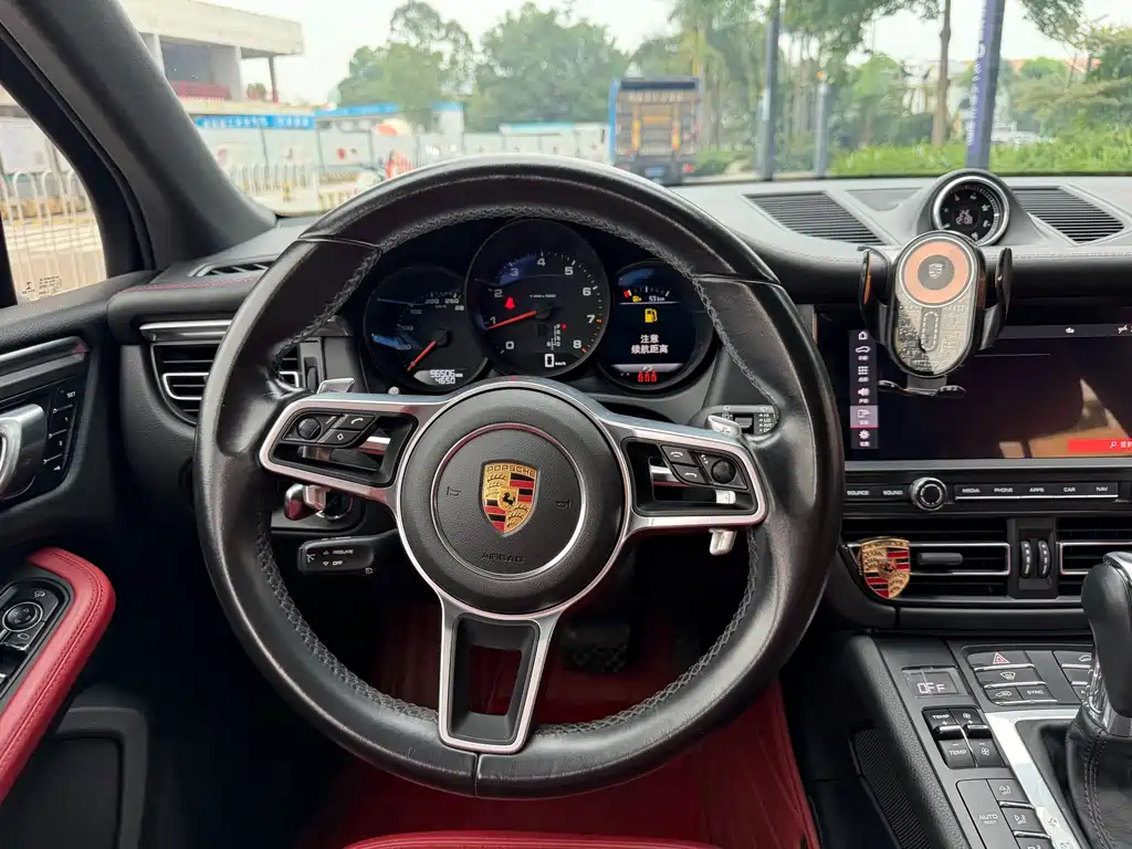 Porsche Macan 2021 — фото 10