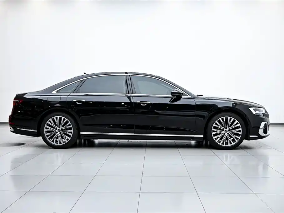Audi A8 2025