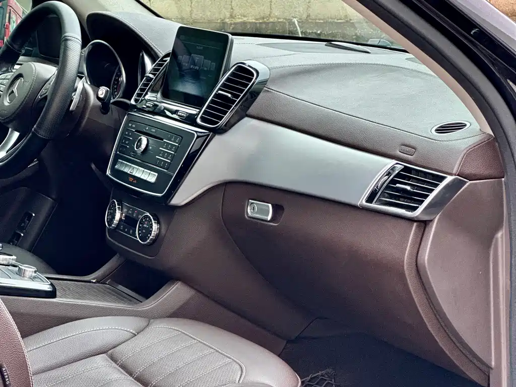 Mercedes-Benz GLS 2016 — фото 47