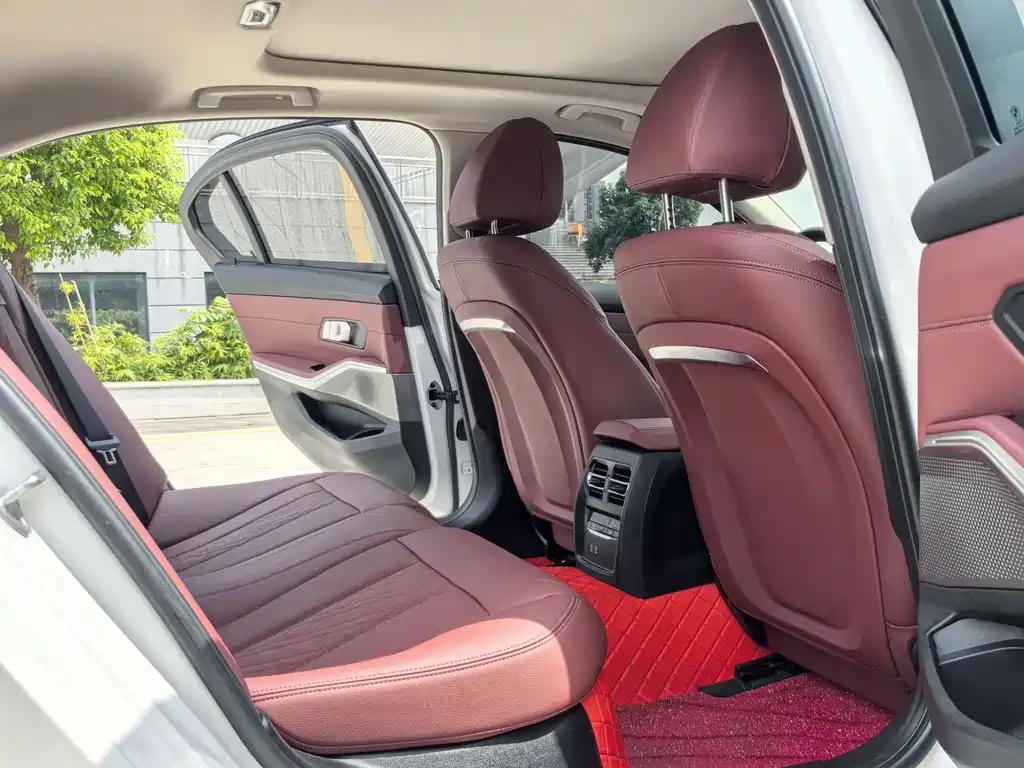 BMW i3 2024 — фото 11