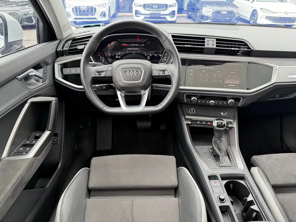 Audi Q3 2023 — фото 18