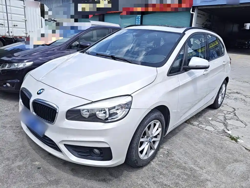 BMW 2 Series Station Wagon 2017 — фото 2