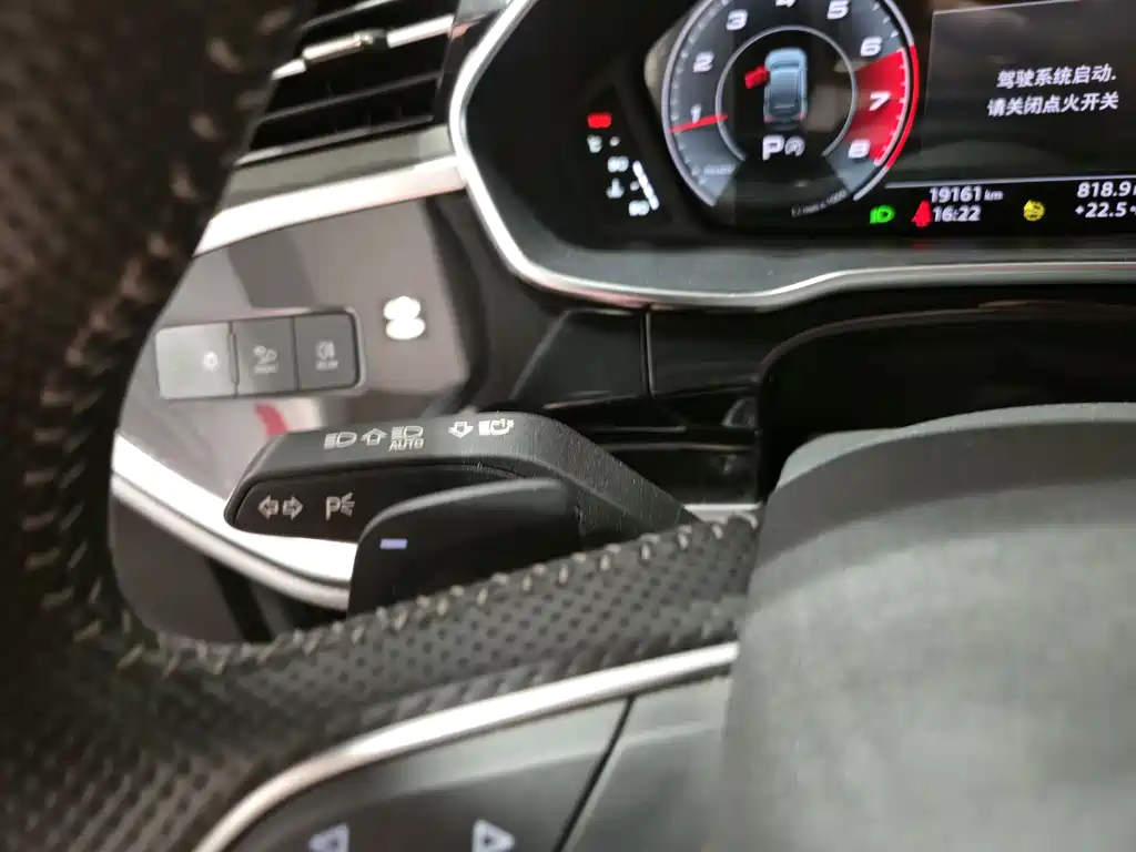 Audi Q3 Sportback 2022 — фото 9