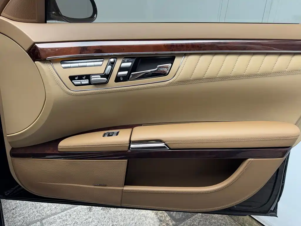 Mercedes-Benz S-Class 2008 — фото 18