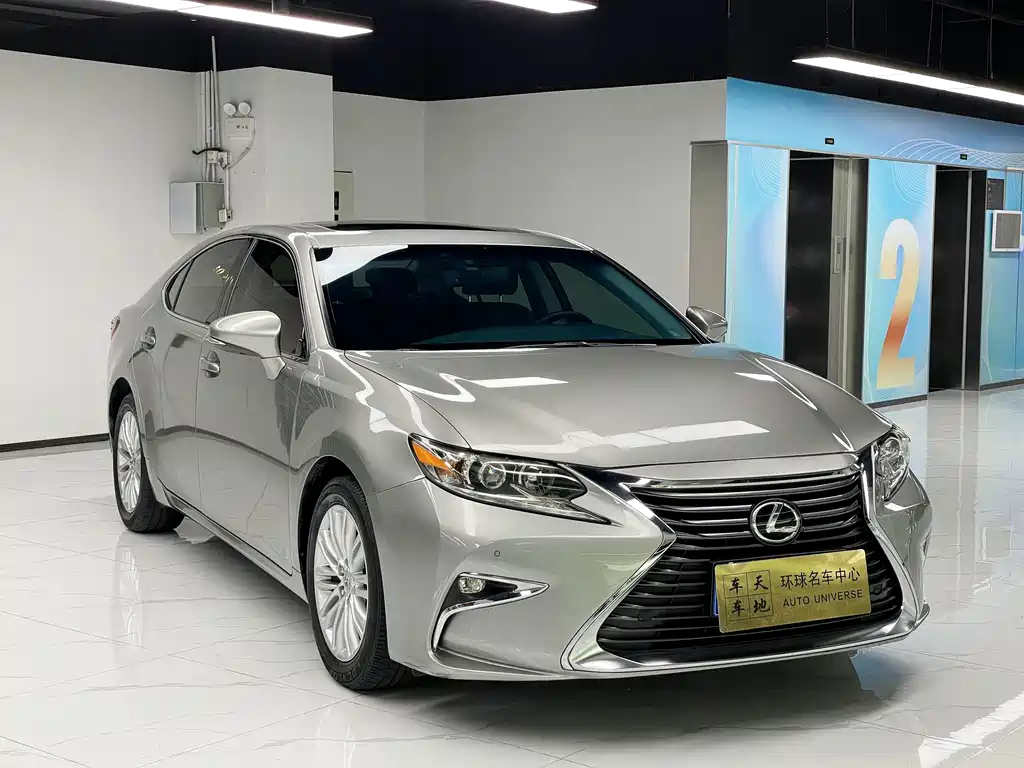 Lexus ES 2017 — фото 3