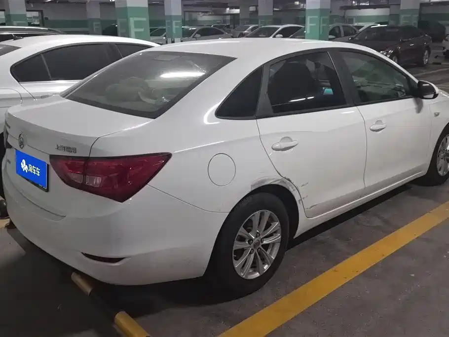 Buick Excelle 2015 — фото 3