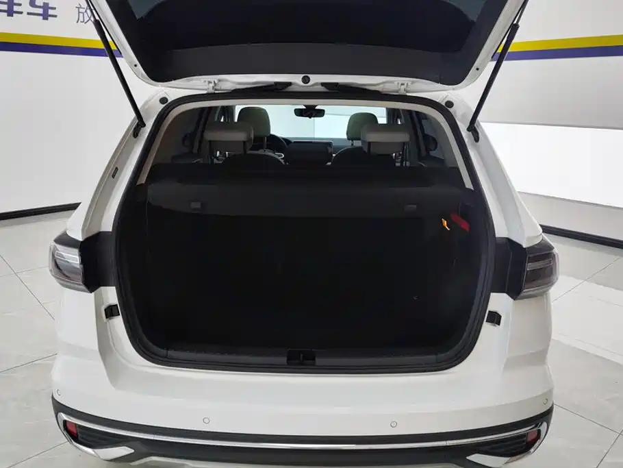 Volkswagen Tharu 2025