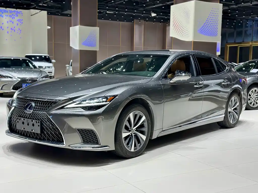 Lexus LS 2022