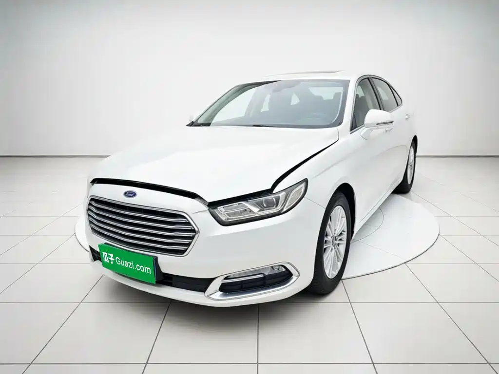 Ford Taurus 2017 — фото 1