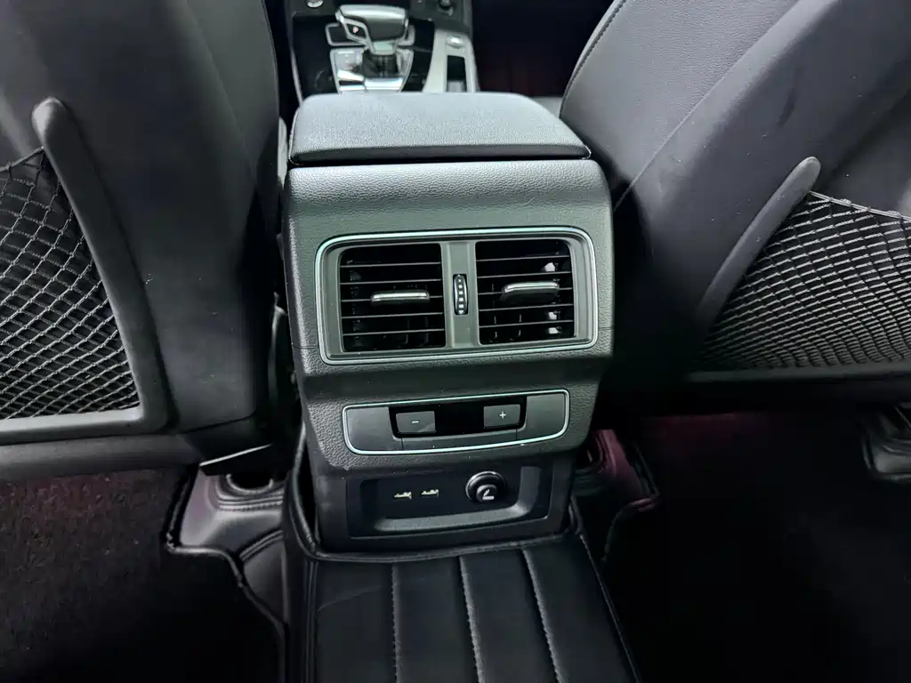 Audi Q5L 2022 — фото 12