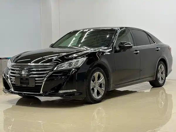 Toyota Crown 2015