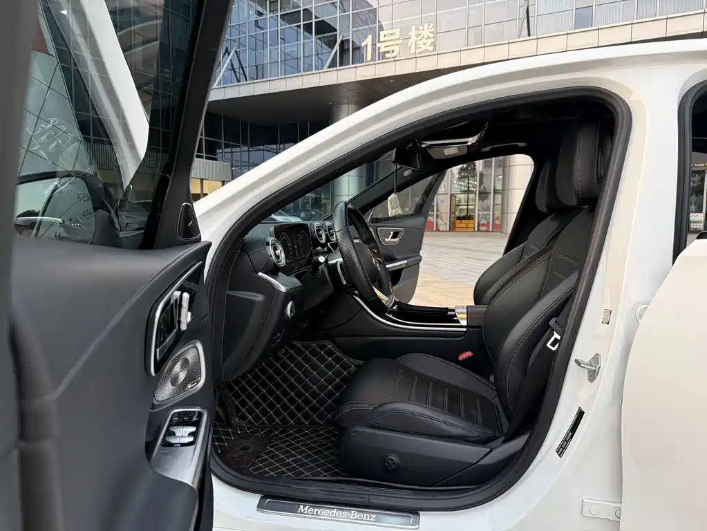 Mercedes-Benz C-Class 2022 — фото 4
