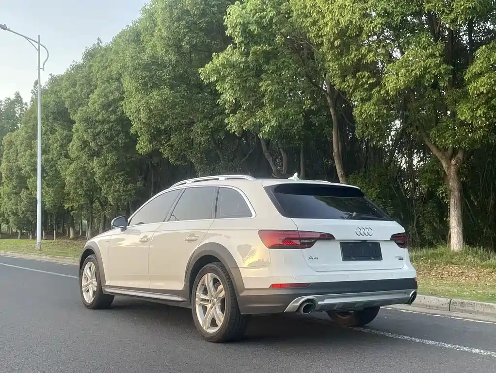 Audi A4 2018 — фото 16