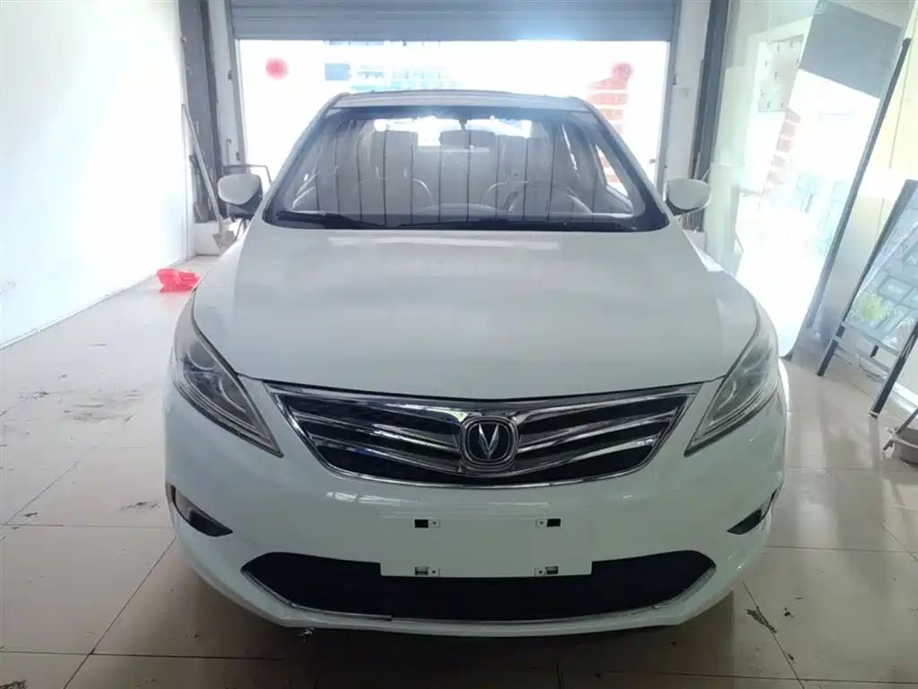 Changan Eado 2015 — фото 3
