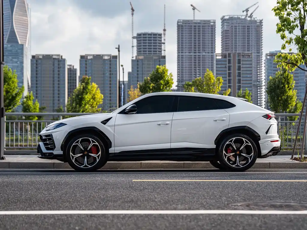 Lamborghini Urus 2019 — фото 8