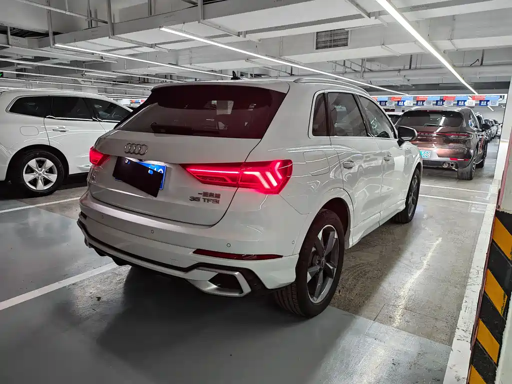Audi Q3 2024 — фото 13
