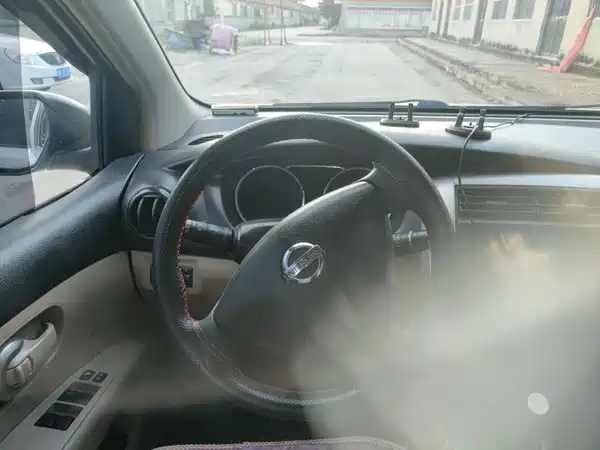 Nissan Livina 2015