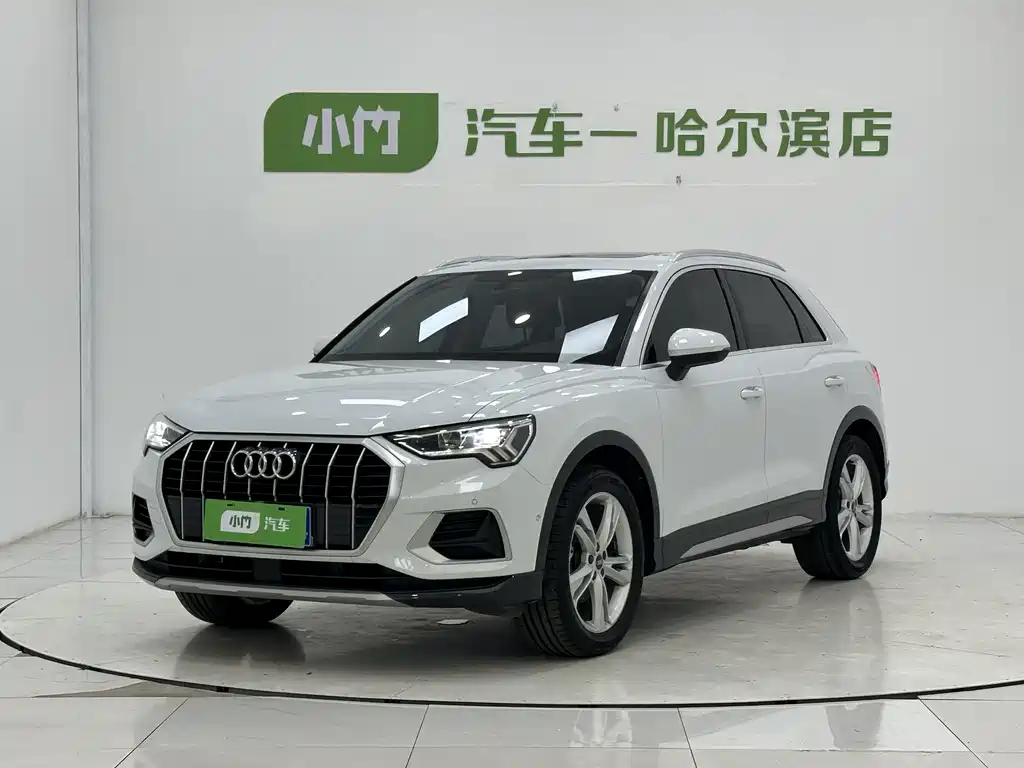 Audi Q3 2022 — фото 1