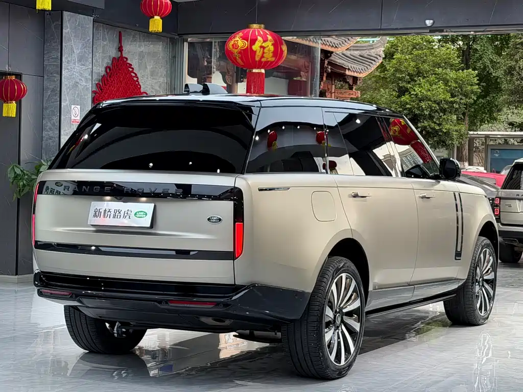 Land Rover Range Rover 2022 — фото 18