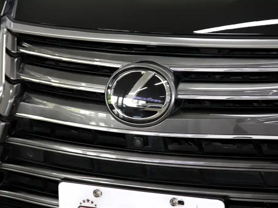 Lexus LX 2020 — фото 39