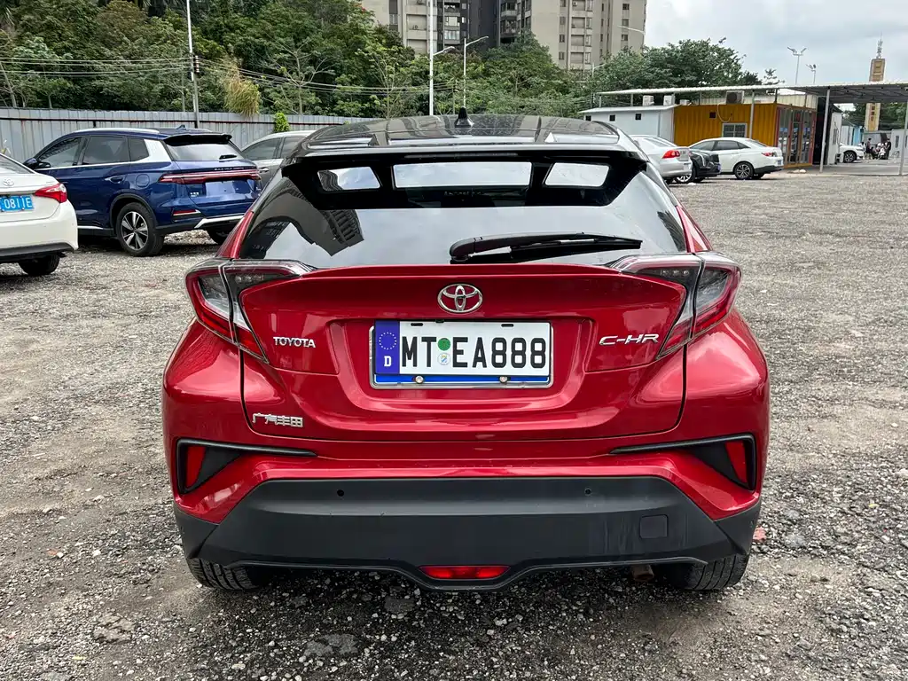 Toyota C-HR 2018 — фото 4