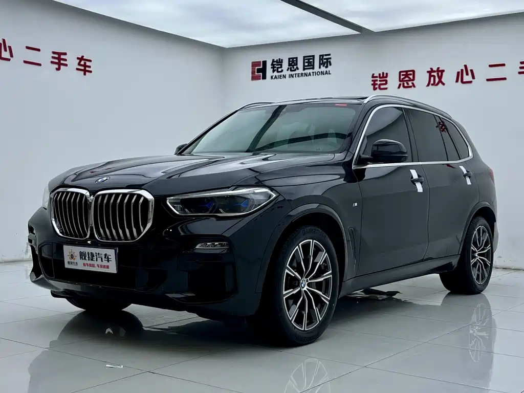 BMW X5 2021 — фото 1