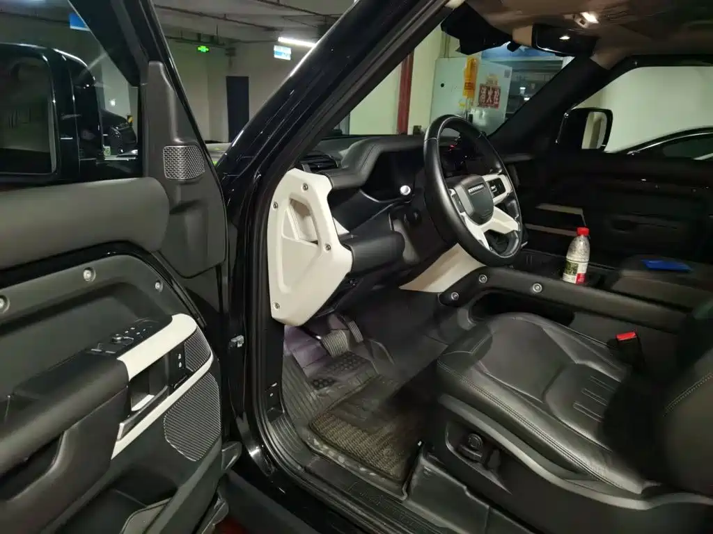 Land Rover Defender 2022 — фото 17