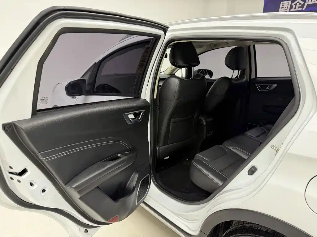 Geely Vision X3 2017 — фото 10