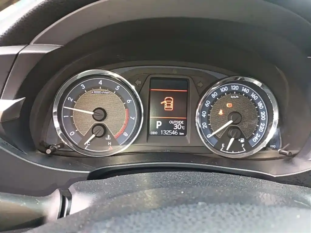 Toyota Corolla 2015 — фото 12
