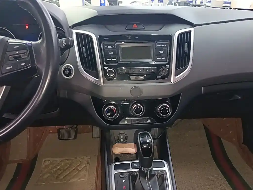 Hyundai ix25 2018 — фото 13