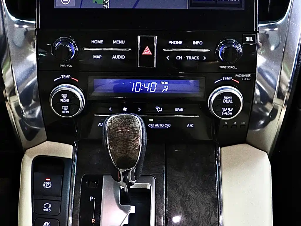 Toyota Alphard 2021 — фото 21