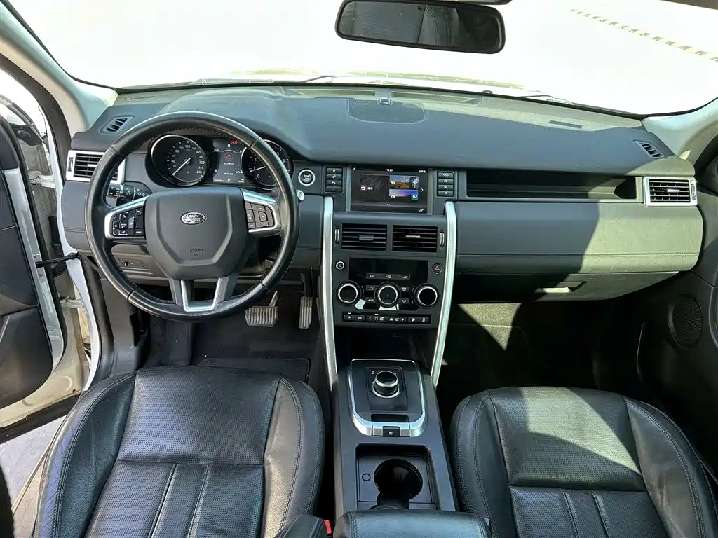 Land Rover Discovery Sport 2017 — фото 9