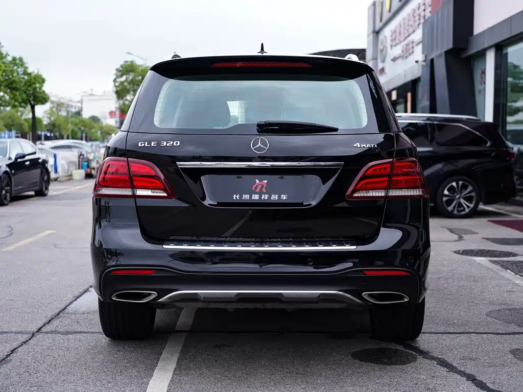 Mercedes-Benz GLE 2017 — фото 16