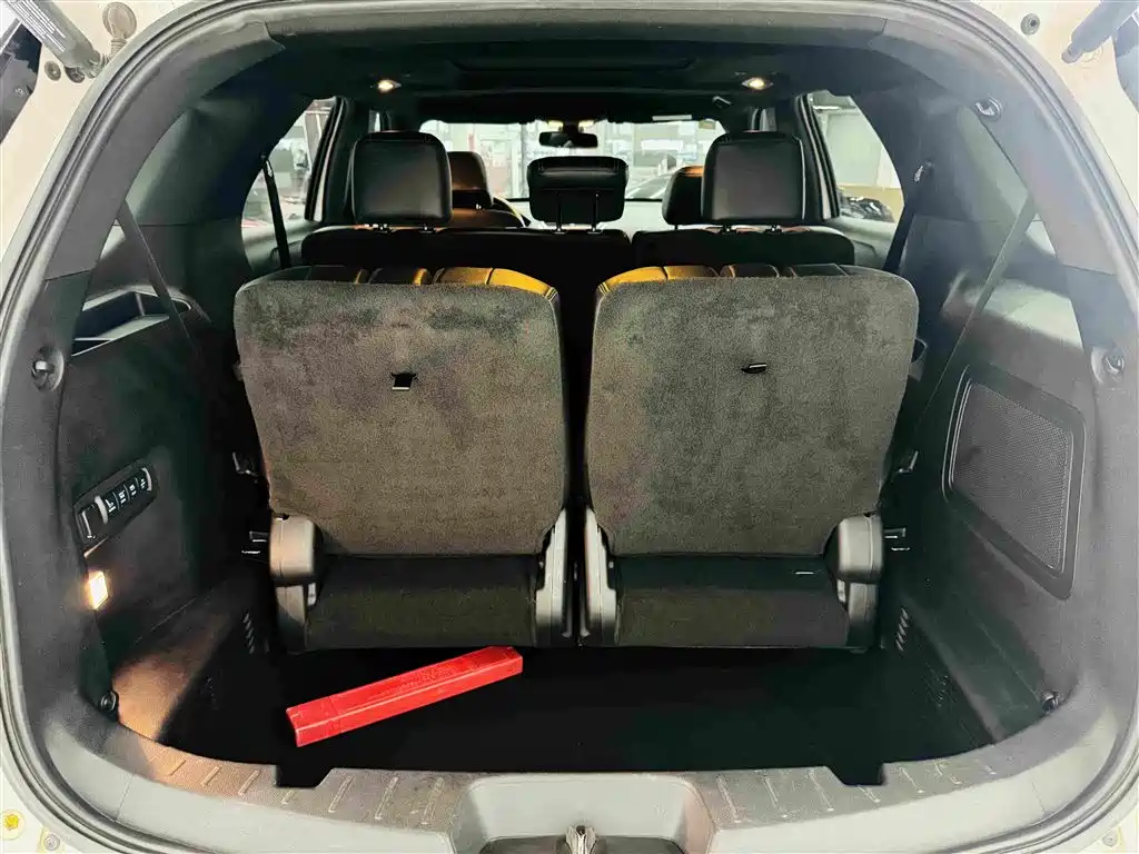 Ford Explorer 2018 — фото 20