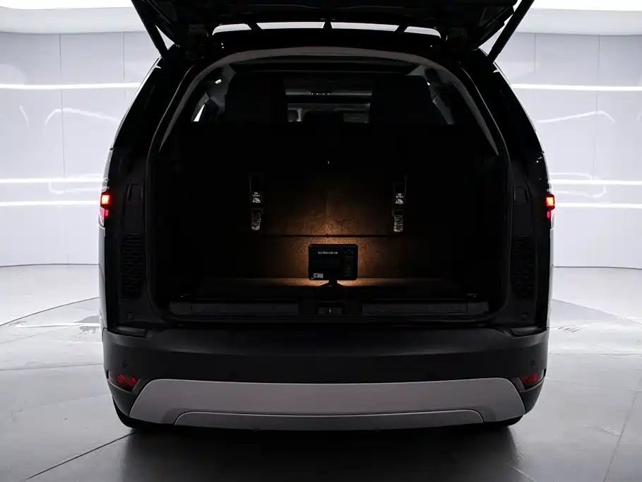 Land Rover Discovery 2024 — фото 15
