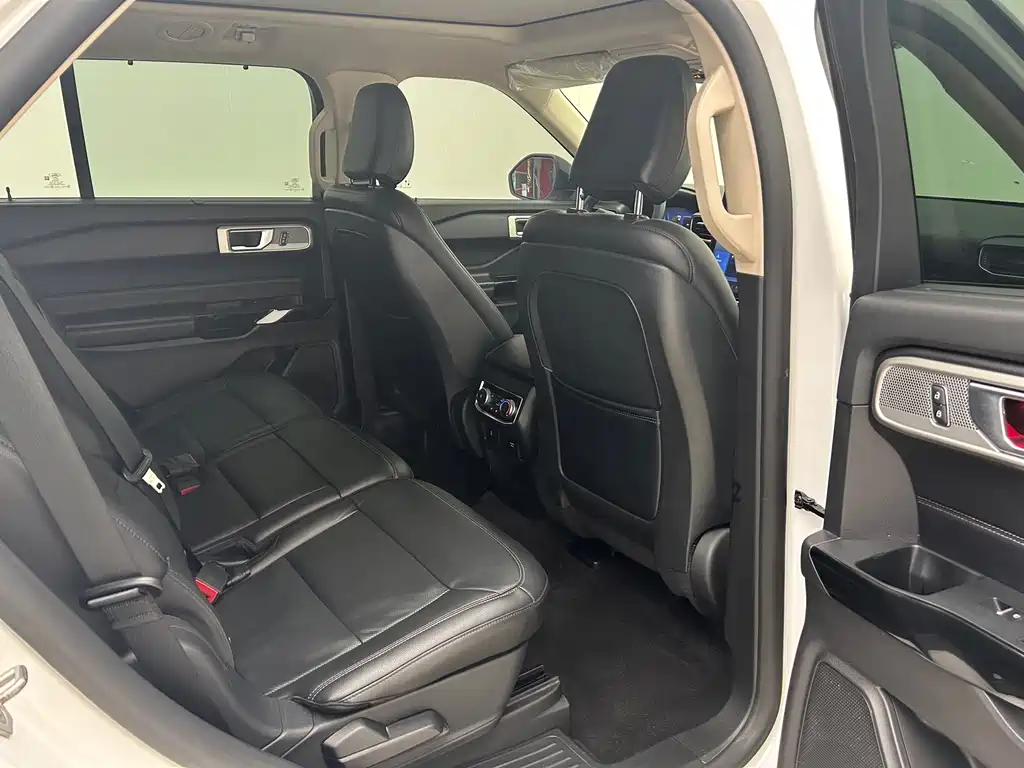 Ford Explorer 2021 — фото 14