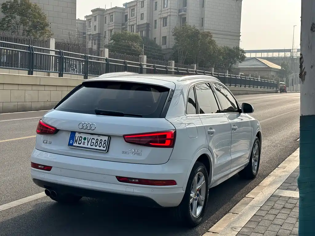Audi Q3 2016 — фото 7