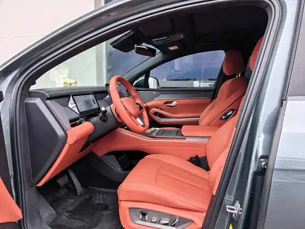 BYD Tang L 2025