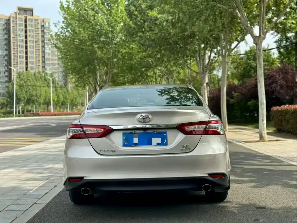Toyota Camry 2019 — фото 8