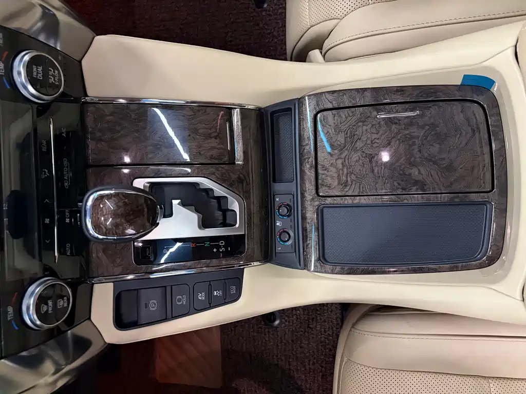 Toyota Vellfire 2021 — фото 13