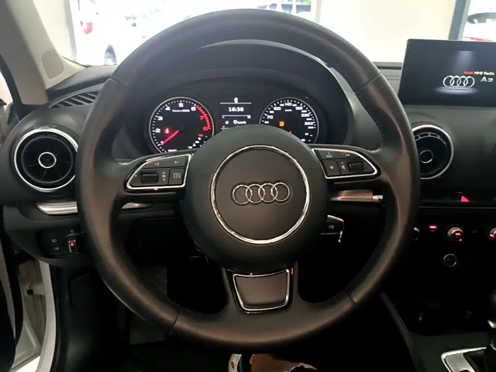 Audi A3 2016 — фото 11