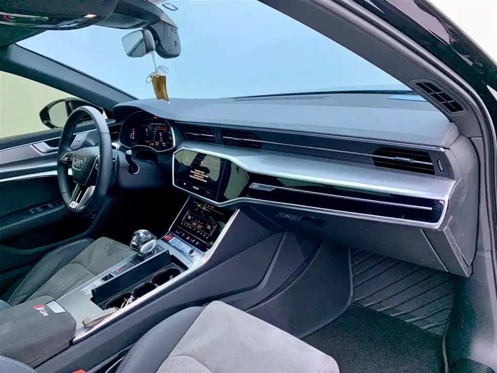 Audi A6L 2024 — фото 15