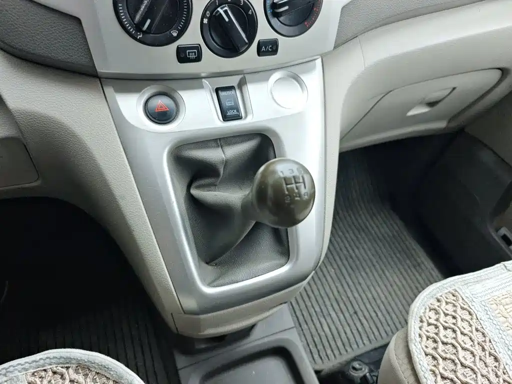Nissan NV200 2014